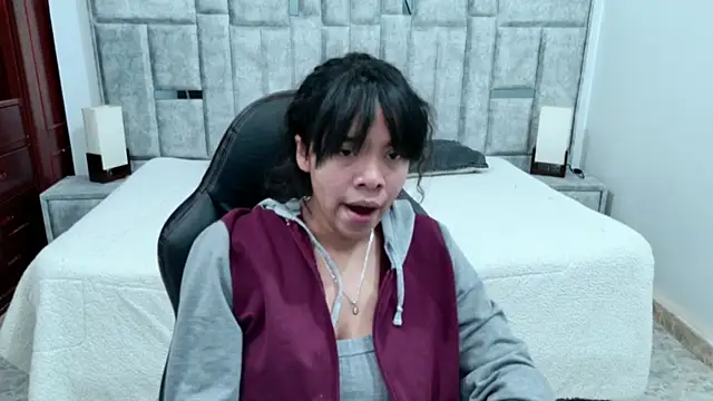 laureentt  online show from March 2026 03:30:02 AM