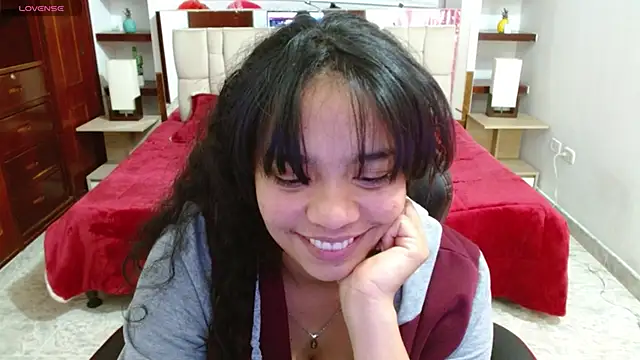 laureentt  online show from March 2025 09:13:01 AM