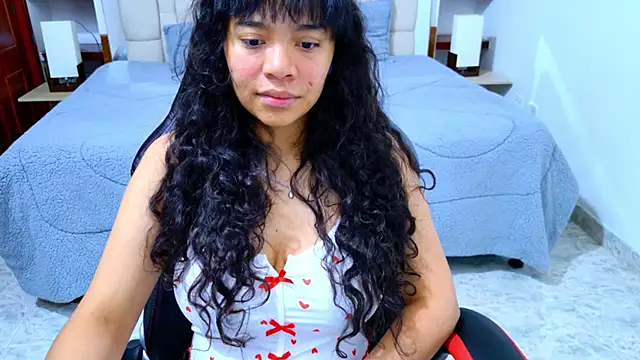 laureentt  online show from November 2025 03:12:02 AM