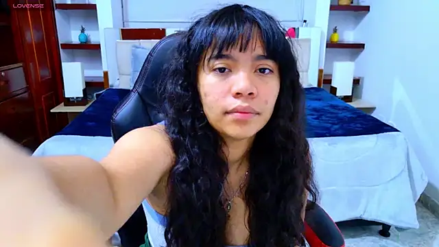 laureentt  online show from November 2025 03:28:01 AM