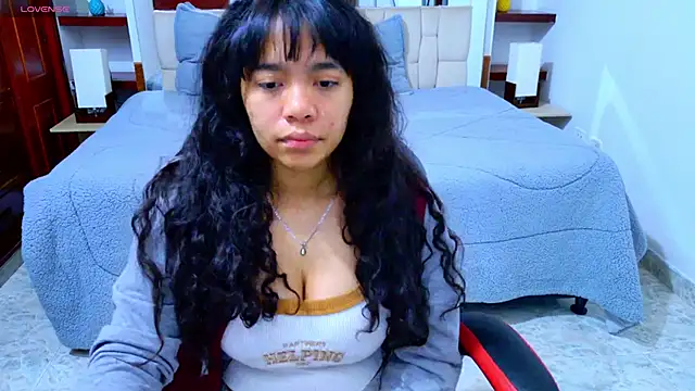 laureentt  online show from November 2025 03:10:01 AM