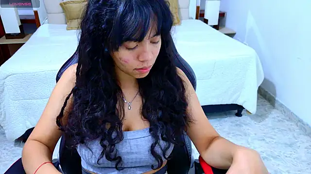 laureentt  online show from December 2025 03:06:02 AM