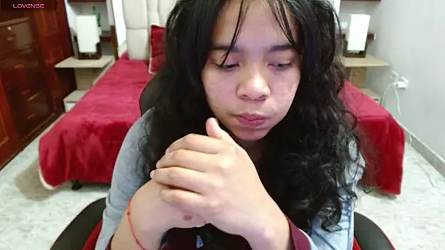 laureentt  online show from March 2025 07:05:02 AM