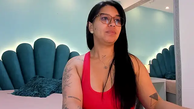 sharlott18 online show from December 2025 11:23:02 AM