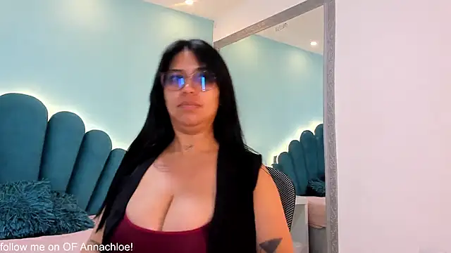 sharlott18 online show from December 2025 01:27:01 PM