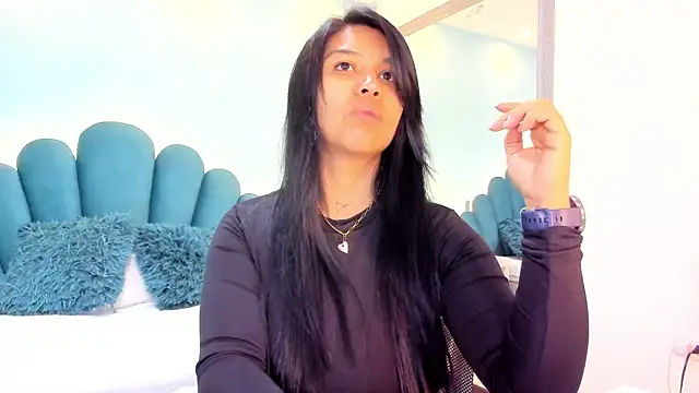 sharlott18 online show from February 2026 12:18:01 PM