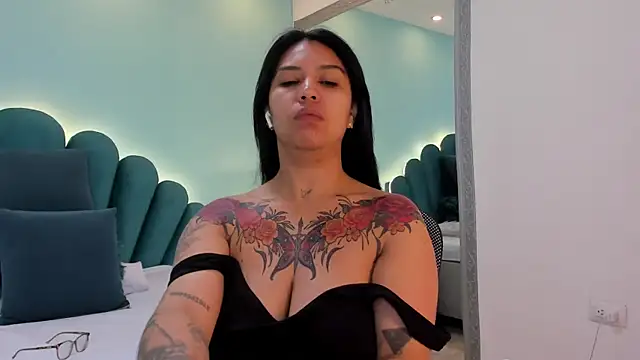 sharlott18 online show from March 2026 03:24:01 PM