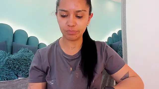 sharlott18 online show from April 2026 07:42:02 PM