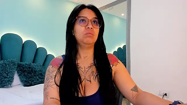 sharlott18 online show from February 2026 01:13:02 PM