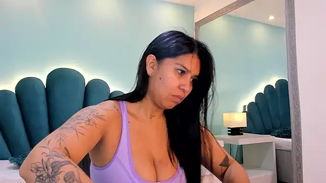 sharlott18 online show from November 2025 12:44:02 PM