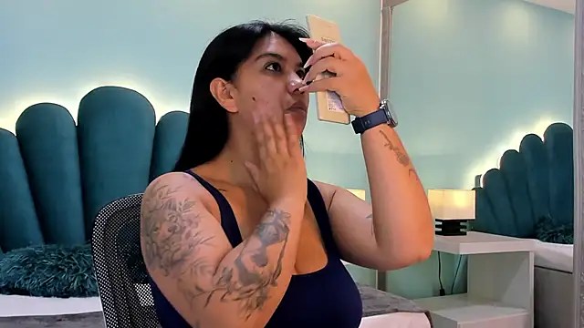 sharlott18 online show from November 2025 12:10:02 PM