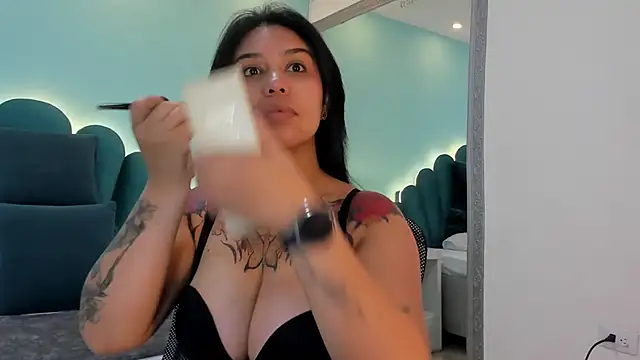 sharlott18 online show from March 2026 03:16:01 PM