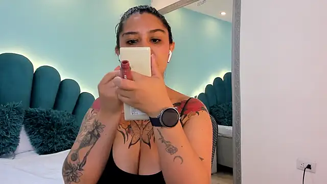 sharlott18 online show from February 2026 12:57:02 PM