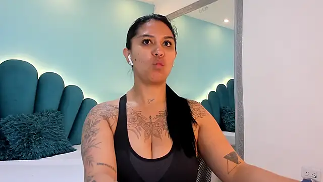 sharlott18 online show from January 2026 12:31:02 PM