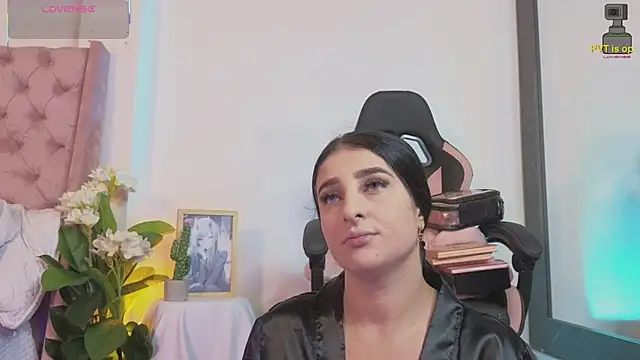 Snapshot of _Linoshka_1 chatting on February 2026 08:33:02 PM Linoshka 1 online show from February 2026 08:33:02 PM