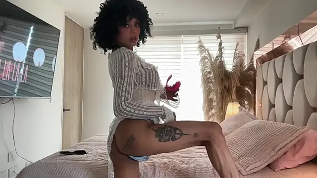 Snapshot of HOT_LADY_777 chatting on July 2026 03:53:01 PM HOT LADY 777 online show from July 2026 03:53:01 PM