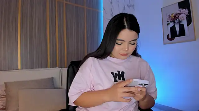 Snapshot of IsabellaAllen chatting on December 2025 10:13:01 PM IsabellaAllen online show from December 2025 10:13:01 PM