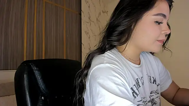 Snapshot of IsabellaAllen chatting on February 2026 12:11:02 AM IsabellaAllen online show from February 2026 12:11:02 AM