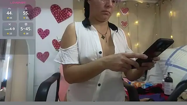 lovely trix online show from March 2026 02:02:02 PM