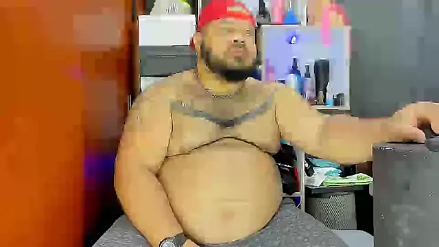 Snapshot of Latino_bigcock chatting on March 2025 06:21:02 PM Latino bigcock online show from March 2025 06:21:02 PM