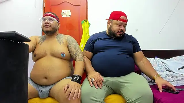 Snapshot of Latino_bigcock chatting on October 2025 10:54:01 PM Latino bigcock online show from October 2025 10:54:01 PM