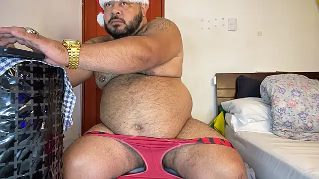 Latino bigcock online show from December 2025 05:00:01 PM