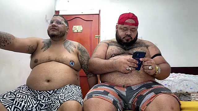 Snapshot of Latino_bigcock chatting on October 2025 08:44:01 PM Latino bigcock online show from October 2025 08:44:01 PM
