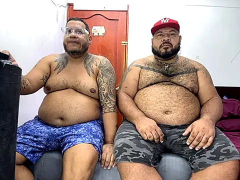 Snapshot of Latino_bigcock chatting on September 2025 09:46:01 PM Latino bigcock online show from September 2025 09:46:01 PM
