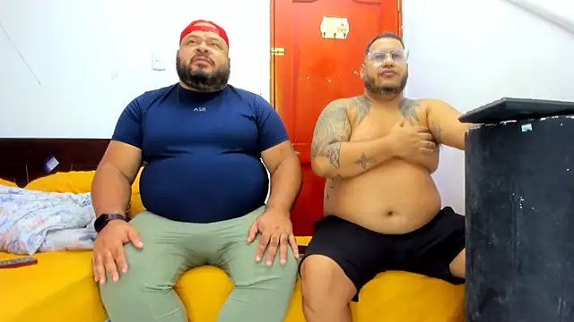 Snapshot of Latino_bigcock chatting on October 2025 04:27:01 AM Latino bigcock online show from October 2025 04:27:01 AM