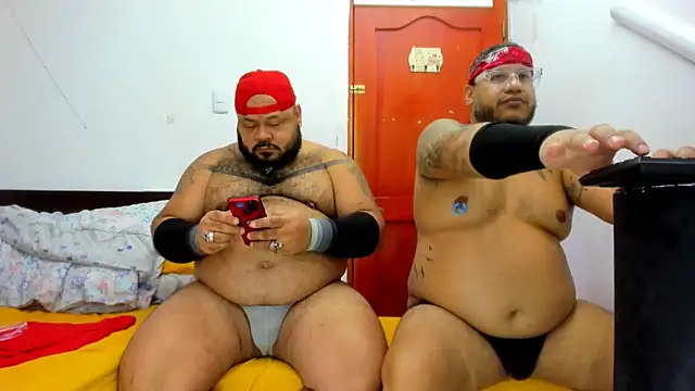 Snapshot of Latino_bigcock chatting on October 2025 08:54:02 PM Latino bigcock online show from October 2025 08:54:02 PM