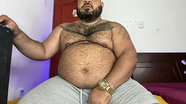 Snapshot of Latino_bigcock chatting on October 2025 06:17:01 AM Latino bigcock online show from October 2025 06:17:01 AM