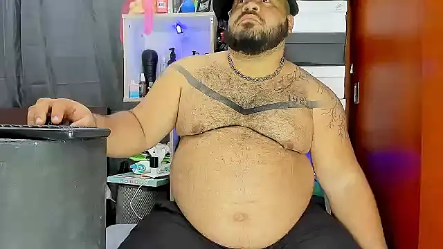 Snapshot of Latino_bigcock chatting on March 2025 01:37:02 AM Latino bigcock online show from March 2025 01:37:02 AM