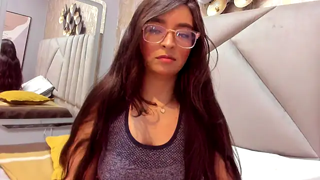 Eva Macalliter online show from December 2025 03:57:01 AM