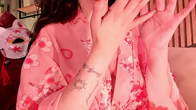 Eva Macalliter online show from February 2026 04:15:01 AM