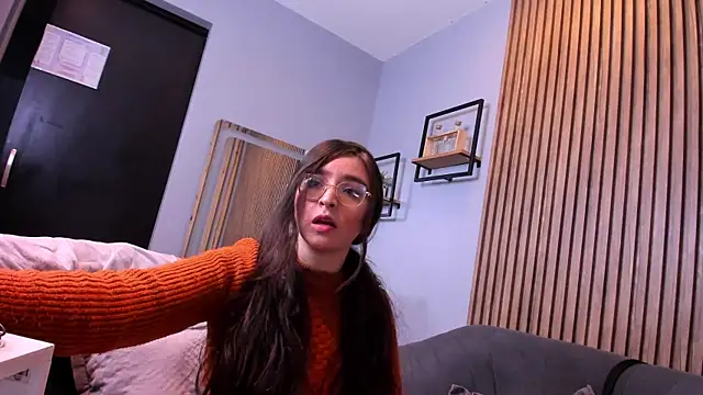 Eva Macalliter online show from October 2025 02:54:01 AM