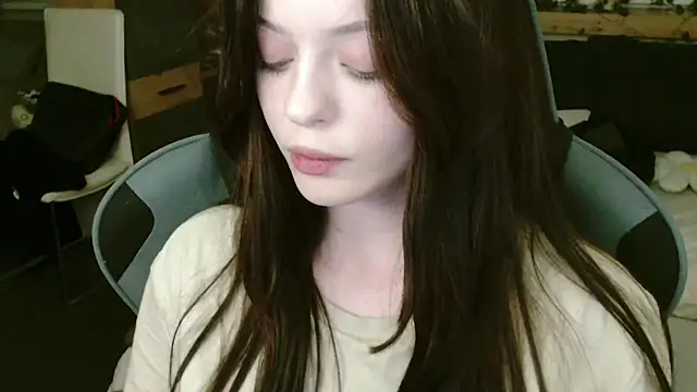 juice-peach online show from February 2025 10:01:01 PM