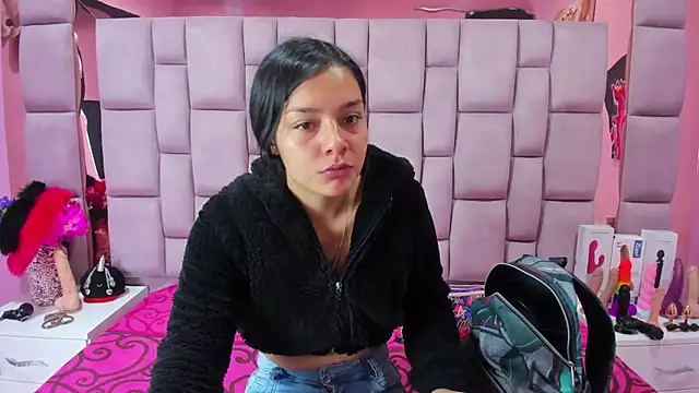Bich Anal  online show from February 2025 01:53:02 PM