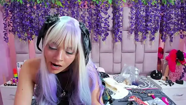 Bich Anal  online show from February 2025 06:05:01 PM