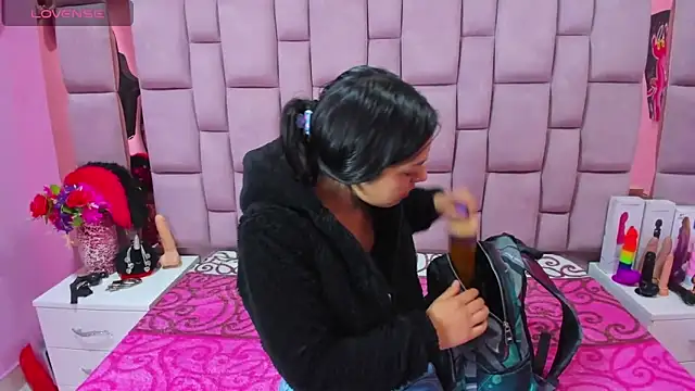 Bich Anal  online show from February 2025 01:25:02 PM