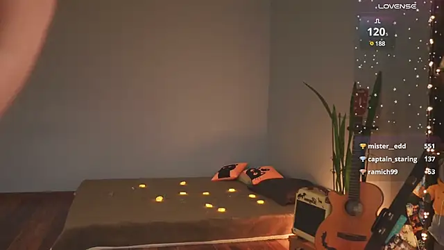 Snapshot of bananya_kitty chatting on December 2024 03:42:01 AM bananya kitty online show from December 2024 03:42:01 AM