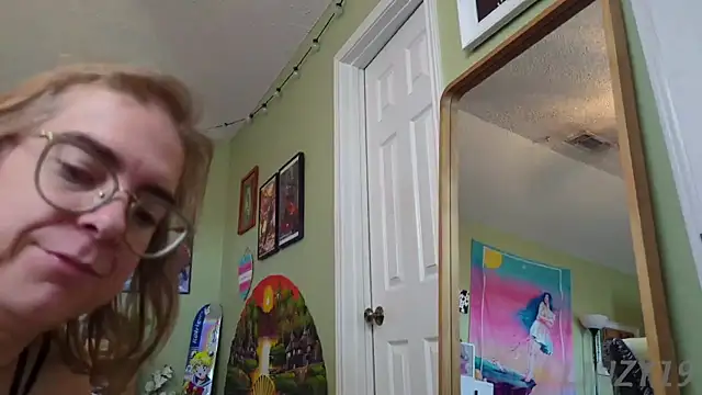 Snapshot of Linzy_19 chatting on March 2025 06:08:02 PM Linzy 19 online show from March 2025 06:08:02 PM