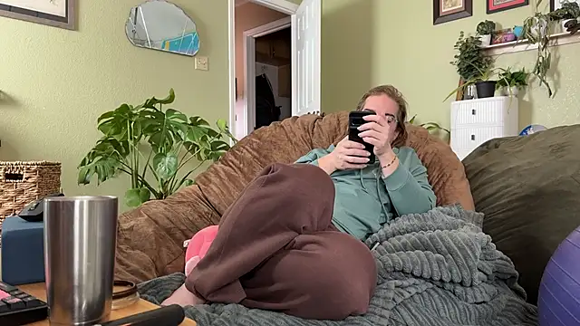 Linzy 19 online show from February 2026 08:30:01 PM