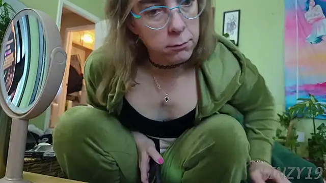 Linzy 19 online show from January 2026 02:42:01 PM