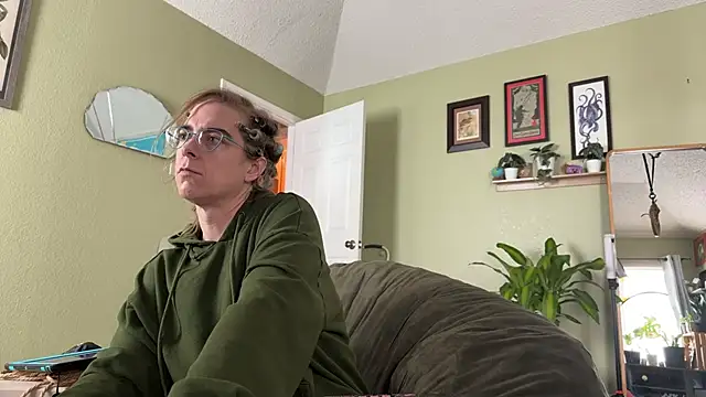 Linzy 19 online show from February 2026 05:35:01 PM