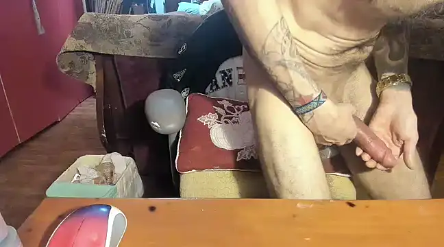 Snapshot of RoosterWabbit chatting on March 2025 06:05:02 AM RoosterWabbit online show from March 2025 06:05:02 AM