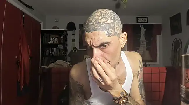 Snapshot of RoosterWabbit chatting on February 2025 05:34:02 AM RoosterWabbit online show from February 2025 05:34:02 AM