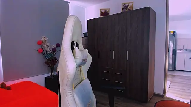 ScarlettMalbec online show from February 2026 09:43:02 PM