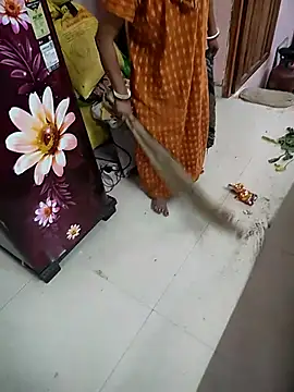 COUPLLE VILLAGE online show from November 2025 03:10:01 AM