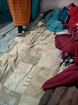 COUPLLE VILLAGE online show from December 2025 02:45:01 AM