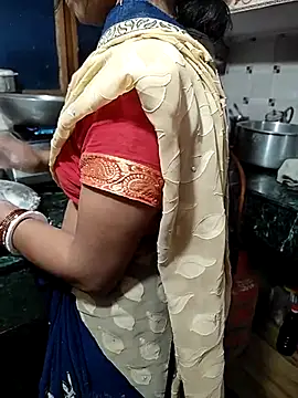Snapshot of COUPLLE_VILLAGE chatting on March 2025 03:30:02 AM COUPLLE VILLAGE online show from March 2025 03:30:02 AM